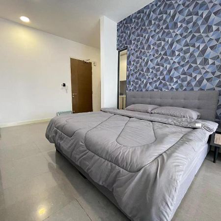Melaka Imperio Residence With Wifi And Poolseaview ภายนอก รูปภาพ