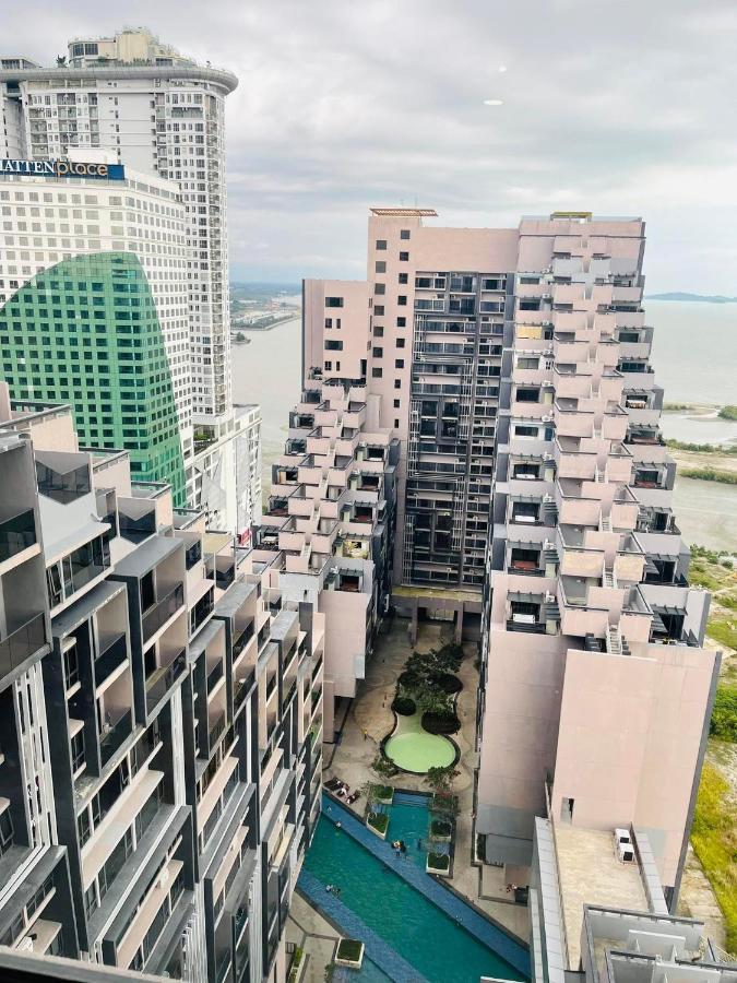 Melaka Imperio Residence With Wifi And Poolseaview ภายนอก รูปภาพ