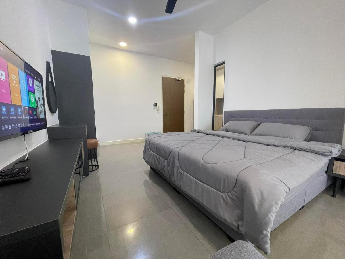 Melaka Imperio Residence With Wifi And Poolseaview ภายนอก รูปภาพ